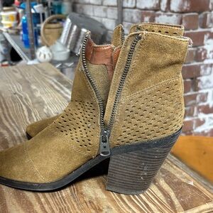 Lucky Brand Tan Suede Ankle Boots